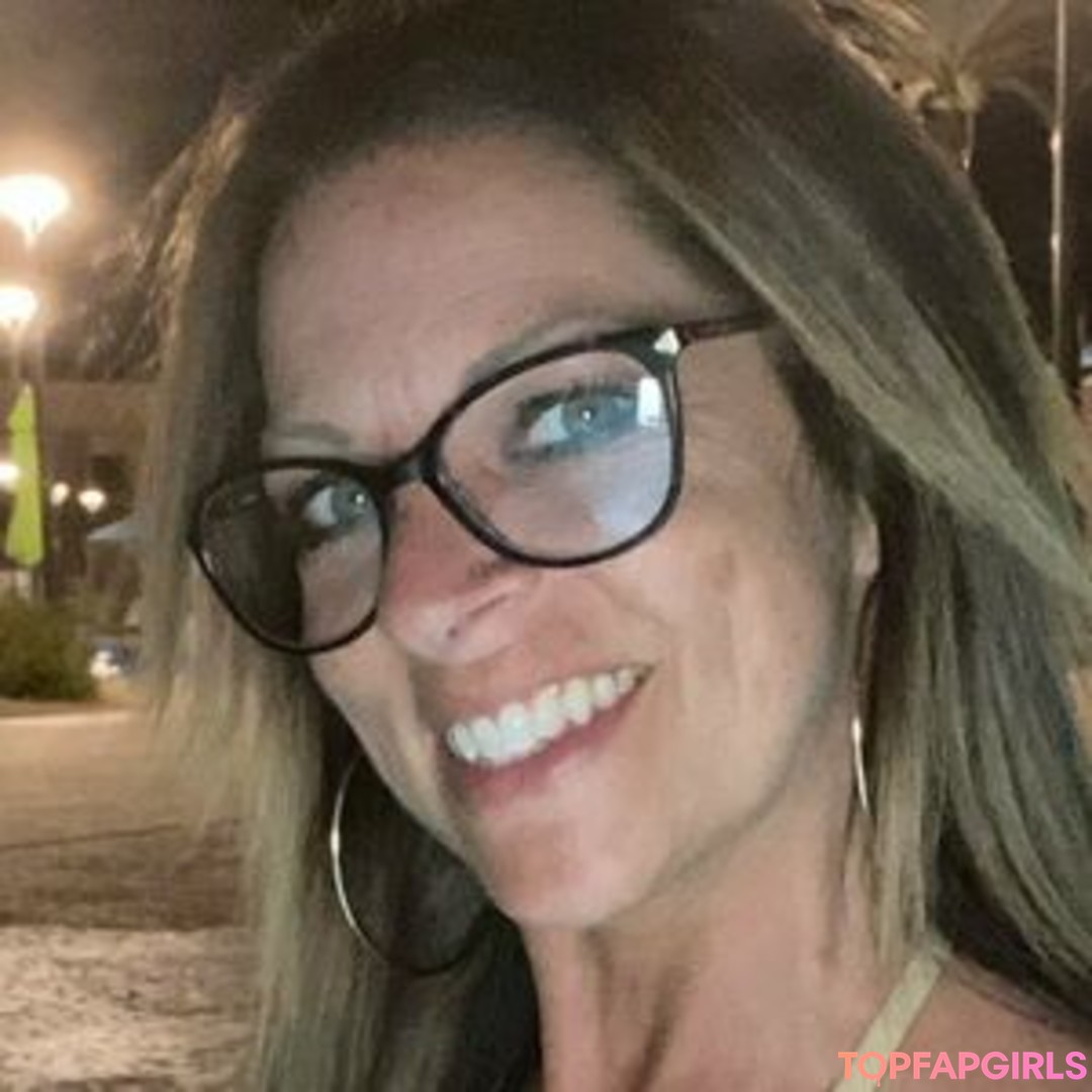 Foto desnuda filtrada de OnlyFans de Kissedbyitaly420 #16 Foto desnuda filtrada de OnlyFans de Kissedbyitaly420 #16