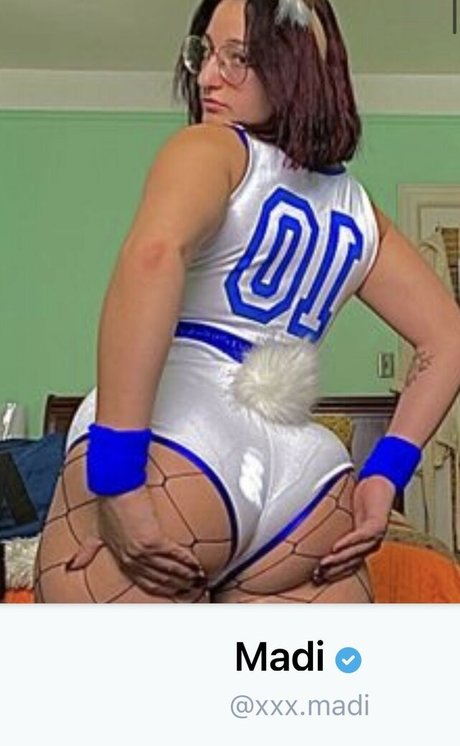 Foto desnuda filtrada de OnlyFans de Xxxmadi