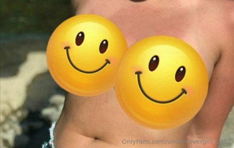 Foto desnuda filtrada de OnlyFans de Undercovergirl2002
