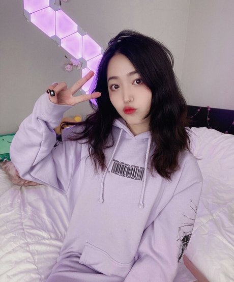 Foto desnuda filtrada de OnlyFans de Yoojin
