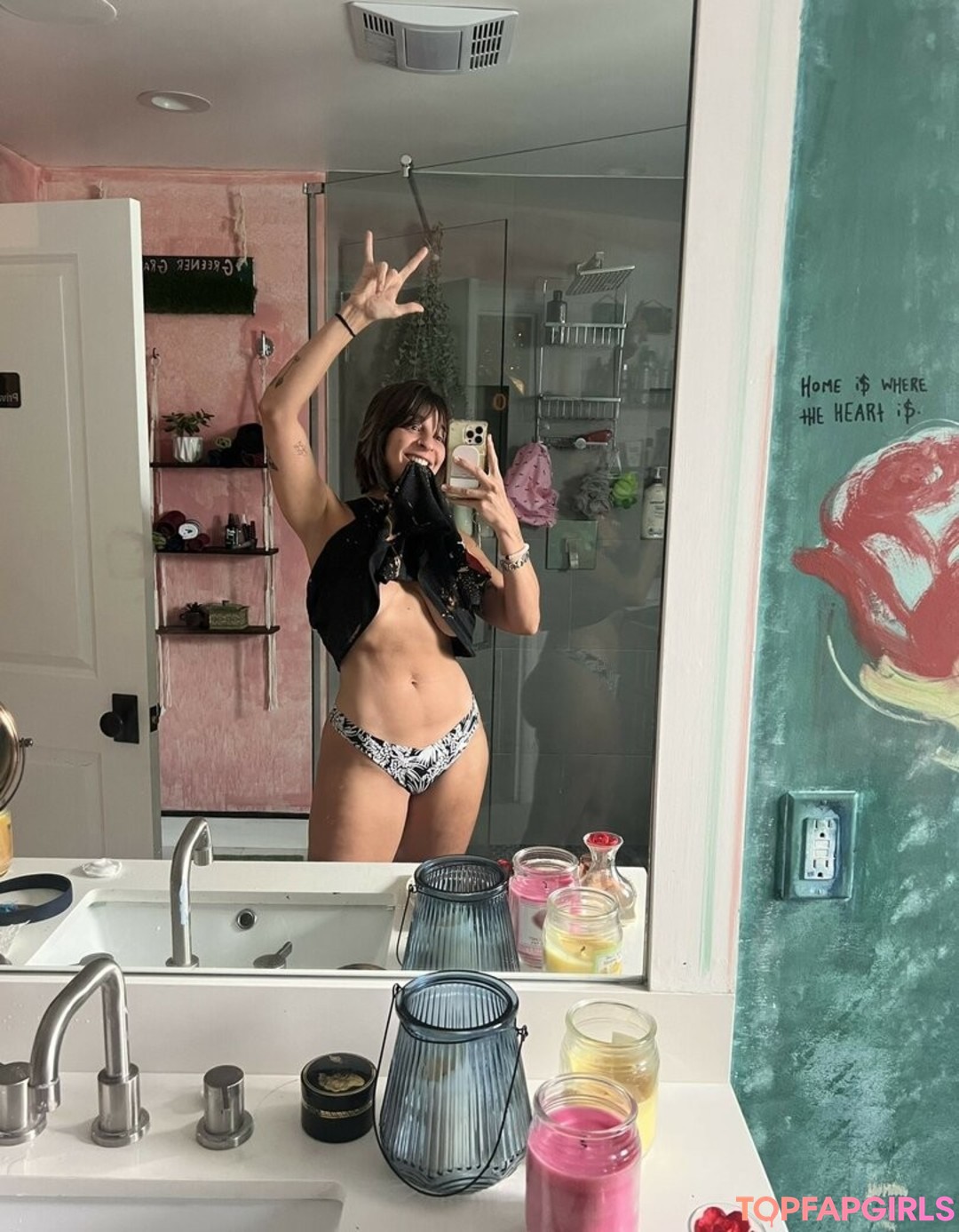 Foto desnuda filtrada de OnlyFans de Gabbie Hanna #200 Foto desnuda filtrada de OnlyFans de Gabbie Hanna #200