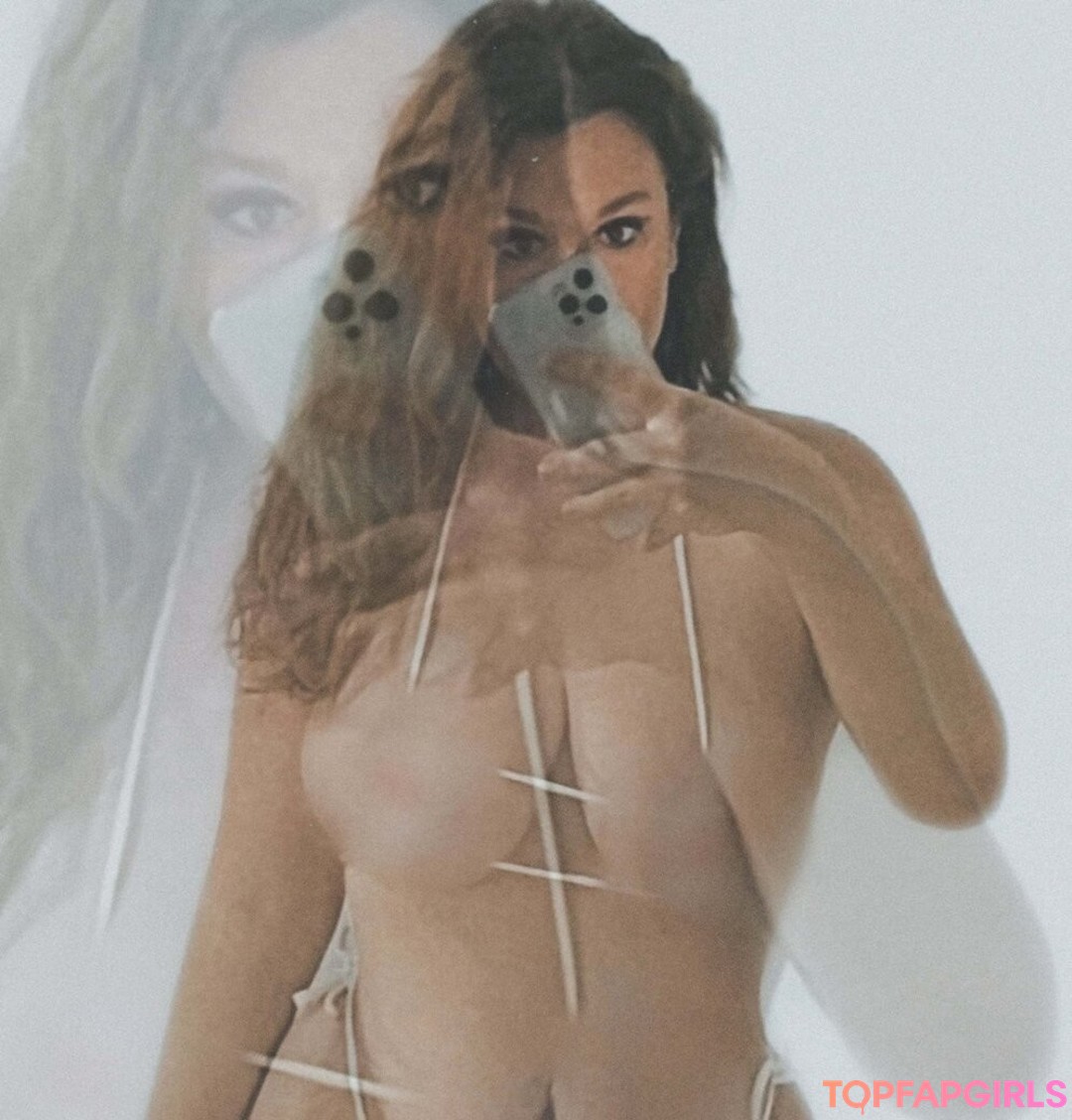 Foto desnuda filtrada de OnlyFans de Carmen Curvy #222 Foto desnuda filtrada de OnlyFans de Carmen Curvy #222