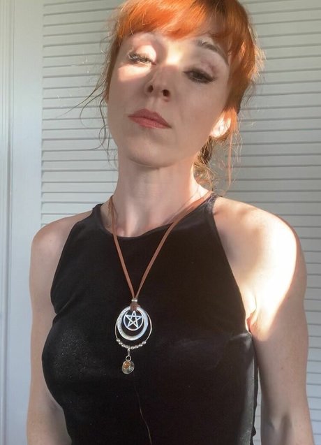 Ruth Connell