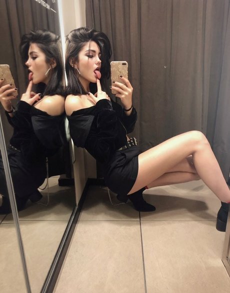 Foto desnuda filtrada de OnlyFans de Ghostfl0wer