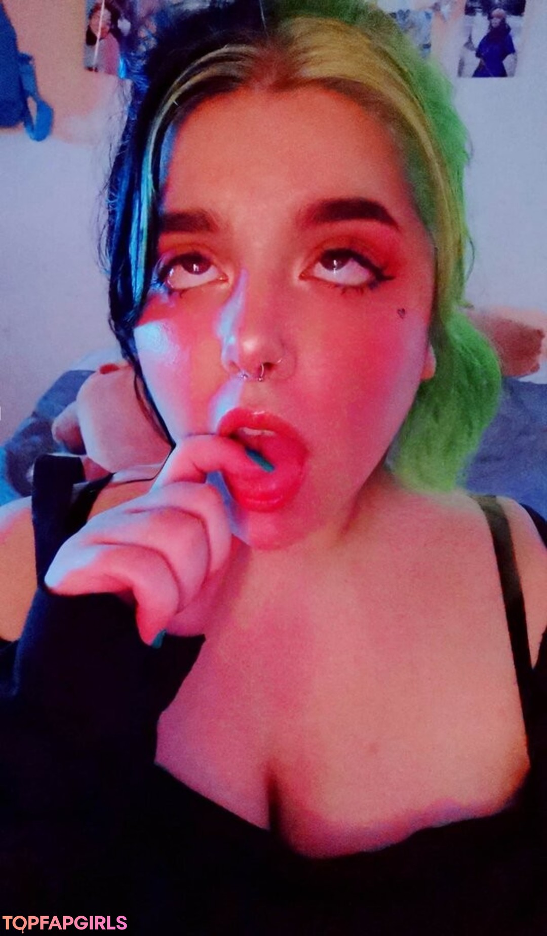 Foto desnuda filtrada de OnlyFans de Firefliesirl #399 Foto desnuda filtrada de OnlyFans de Firefliesirl #399