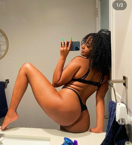 Foto desnuda filtrada de OnlyFans de Saturnswrld