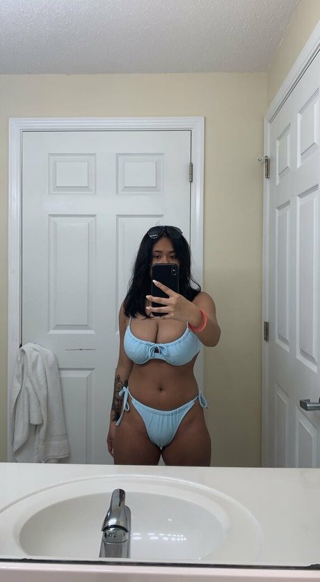 Foto desnuda filtrada de OnlyFans de Oyasia