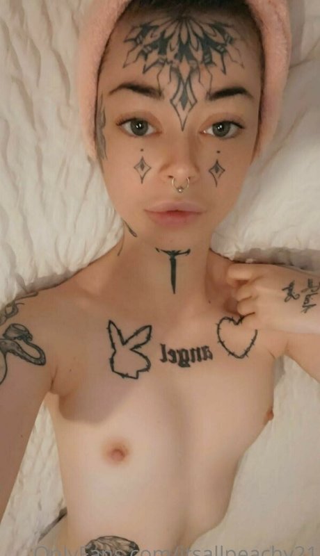Foto desnuda filtrada de OnlyFans de Itsallpeachy21