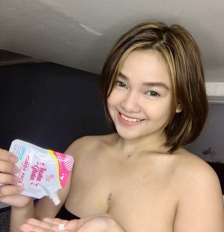 Xyriel Manabat