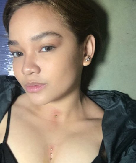 Xyriel Manabat
