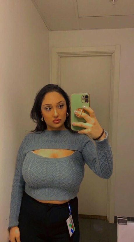 Foto desnuda filtrada de OnlyFans de Aquariiandromedae
