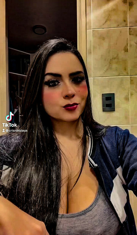 Foto desnuda filtrada de OnlyFans de Cris Nikolaus