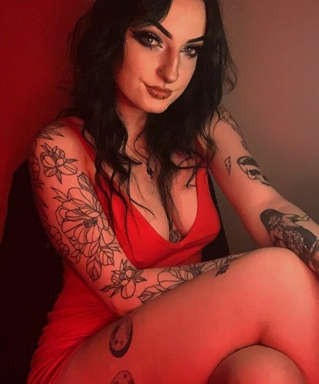 Foto desnuda filtrada de OnlyFans de Dropdeadroses