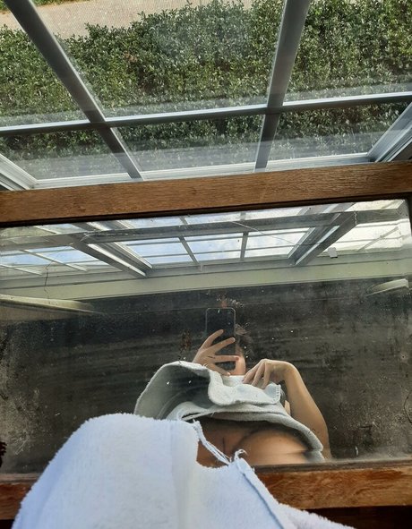 Foto desnuda filtrada de OnlyFans de Lousyonie