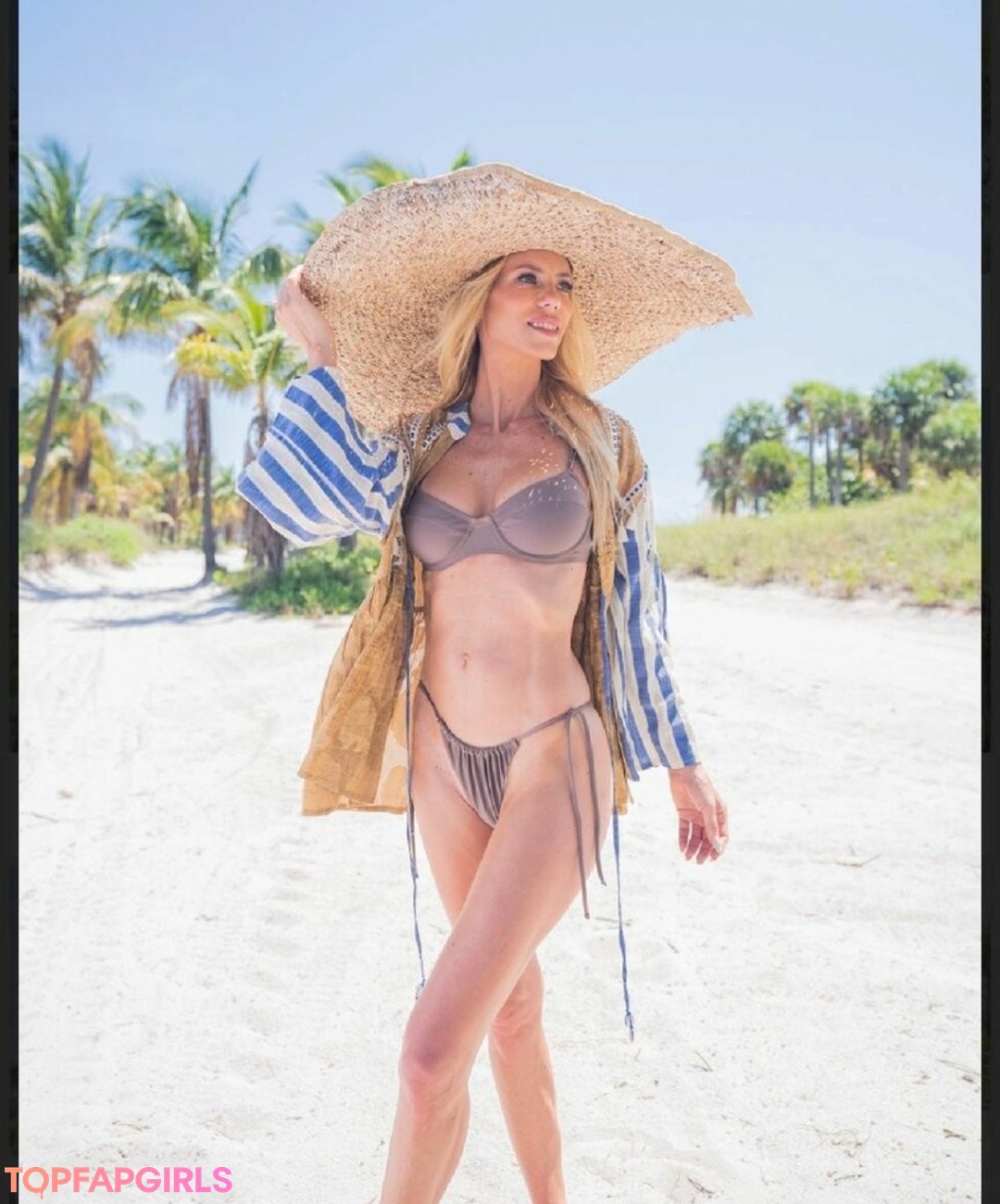 Foto desnuda filtrada de OnlyFans de Nicole Neuman #28 Foto desnuda filtrada de OnlyFans de Nicole Neuman #28