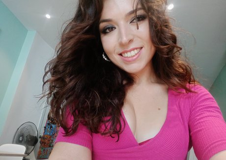 Foto desnuda filtrada de OnlyFans de Vibes Victory