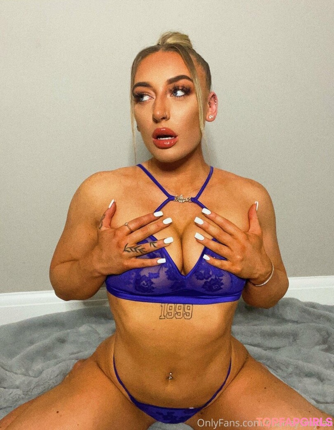 Foto desnuda filtrada de OnlyFans de Charleysmyfan #89 Foto desnuda filtrada de OnlyFans de Charleysmyfan #89