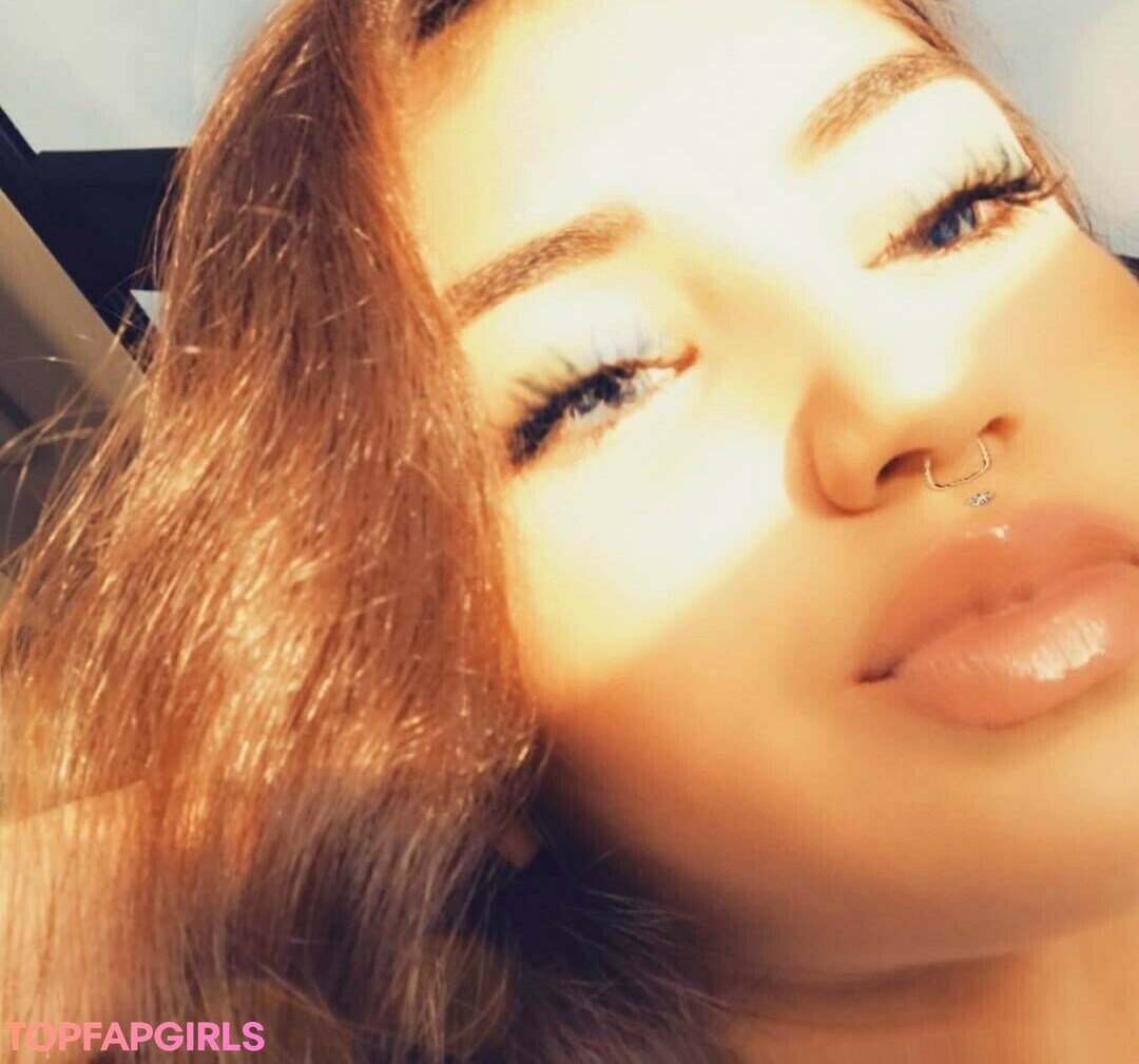 Foto desnuda filtrada de OnlyFans de Brie Adeline #17 Foto desnuda filtrada de OnlyFans de Brie Adeline #17