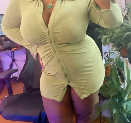 Foto desnuda filtrada de OnlyFans de Xmiramira