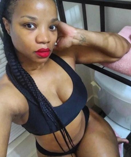 Foto desnuda filtrada de OnlyFans de Sweetest Peach