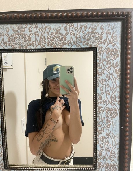 Foto desnuda filtrada de OnlyFans de Kendall Serene