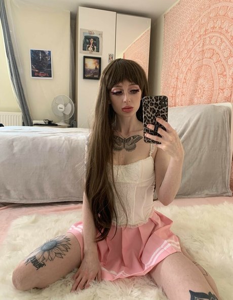 Foto desnuda filtrada de OnlyFans de Shadesoflavender