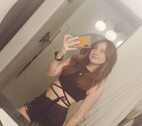 Foto desnuda filtrada de OnlyFans de Vicky Kunia