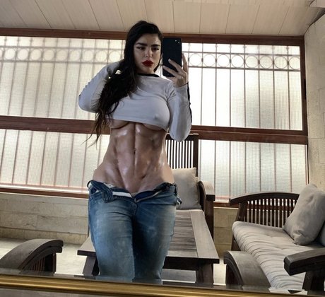 Foto desnuda filtrada de OnlyFans de Mayaabourouphael