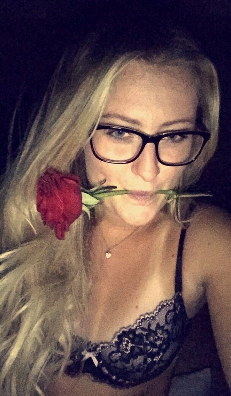 Foto desnuda filtrada de OnlyFans de Kristina Mladenovic