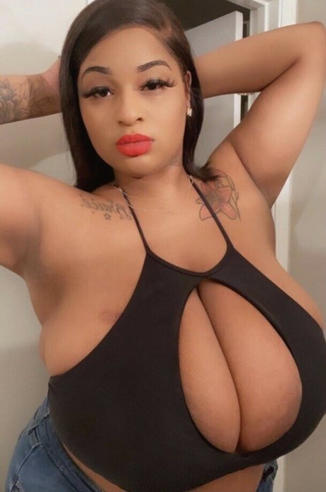Foto desnuda filtrada de OnlyFans de Itsnayhoee