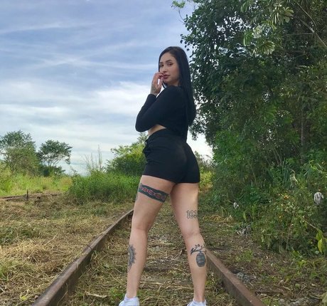 Bella S