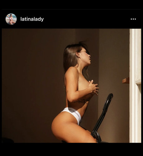 Foto desnuda filtrada de OnlyFans de Swiss Latin Hottie