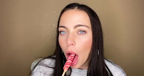 Foto desnuda filtrada de OnlyFans de Jackie Does Asmr