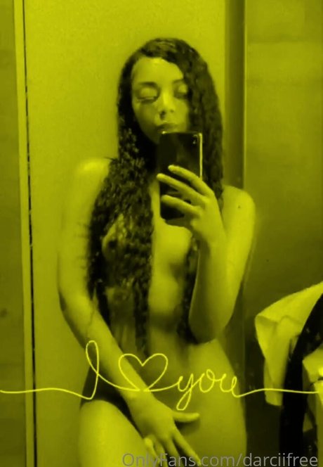 Foto desnuda filtrada de OnlyFans de Darciisworld