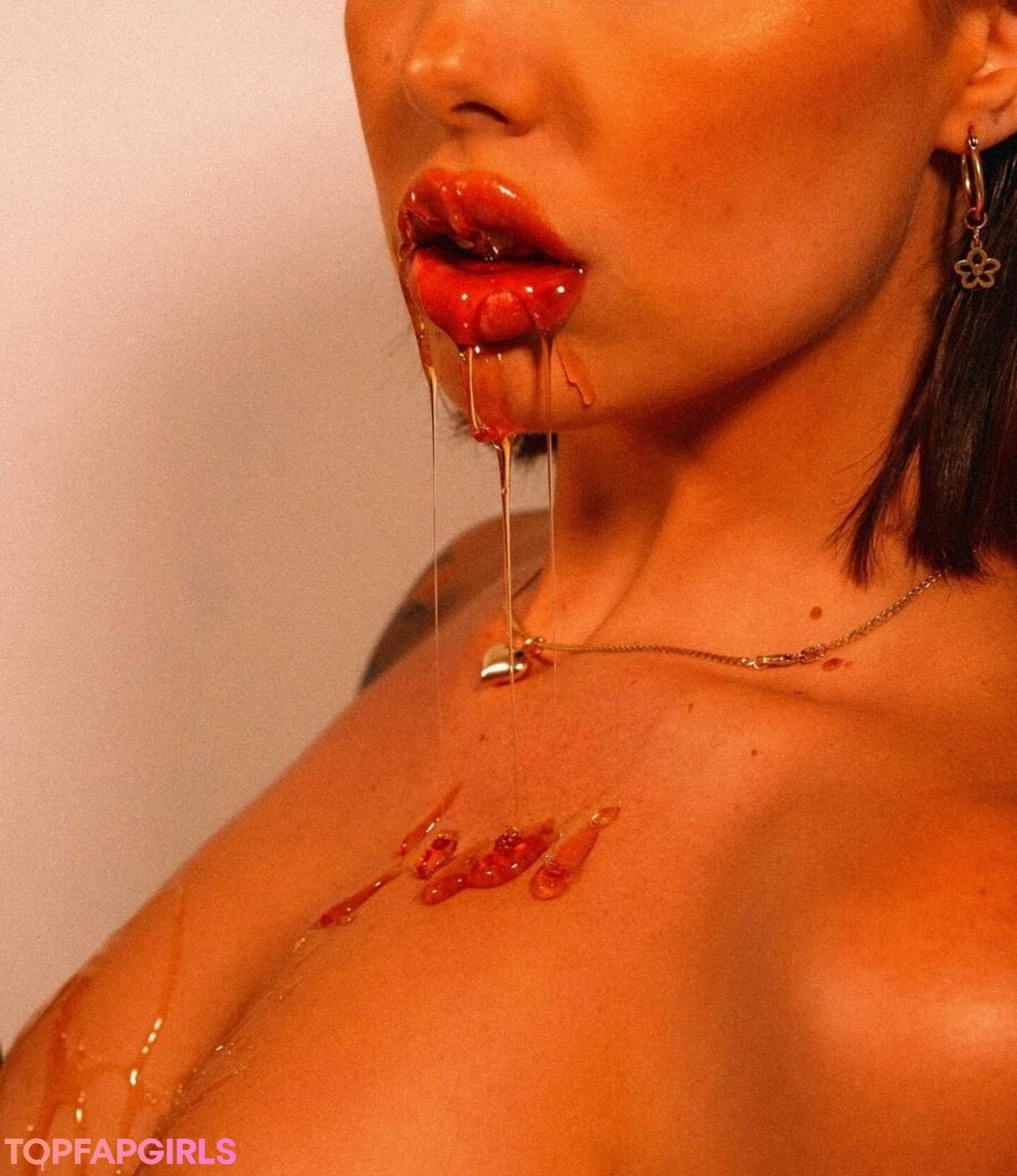 Foto desnuda filtrada de OnlyFans de Xlilysaffronx #11 Foto desnuda filtrada de OnlyFans de Xlilysaffronx #11
