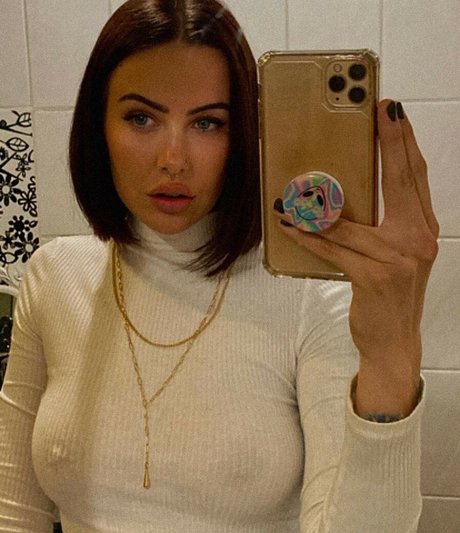 Xlilysaffronx