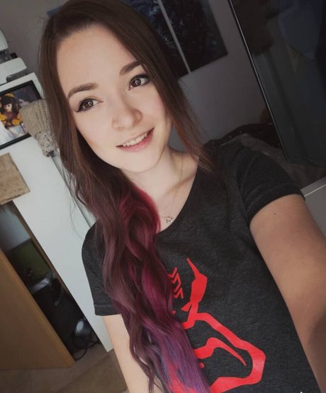 Foto desnuda filtrada de OnlyFans de Rainbowf0x