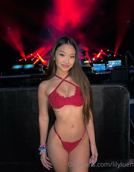 Foto desnuda filtrada de OnlyFans de Lily Luen