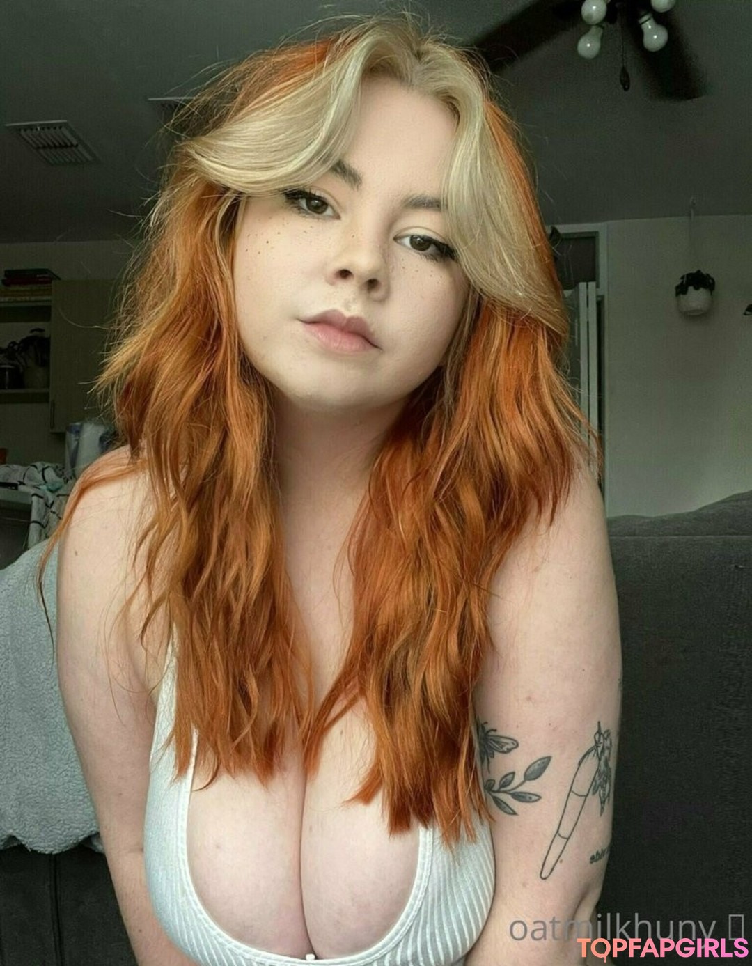 Foto desnuda filtrada de OnlyFans de Oatmilkhunny #124 Foto desnuda filtrada de OnlyFans de Oatmilkhunny #124