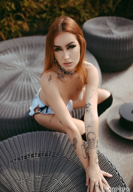 Bella Fernandes