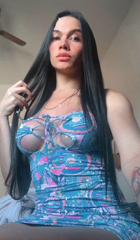 Foto desnuda filtrada de OnlyFans de Kelly Perutchelly