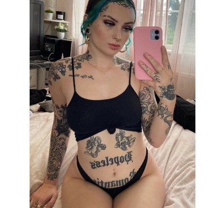 Foto desnuda filtrada de OnlyFans de Intoxifyingflxwers