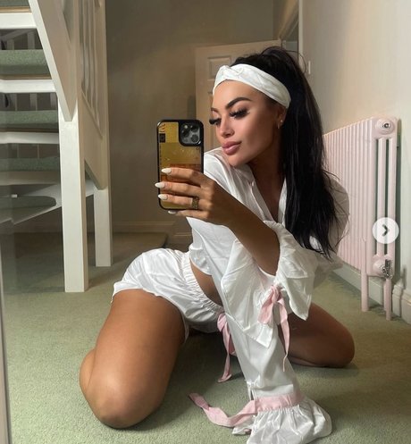 Foto desnuda filtrada de OnlyFans de Kate Isobel
