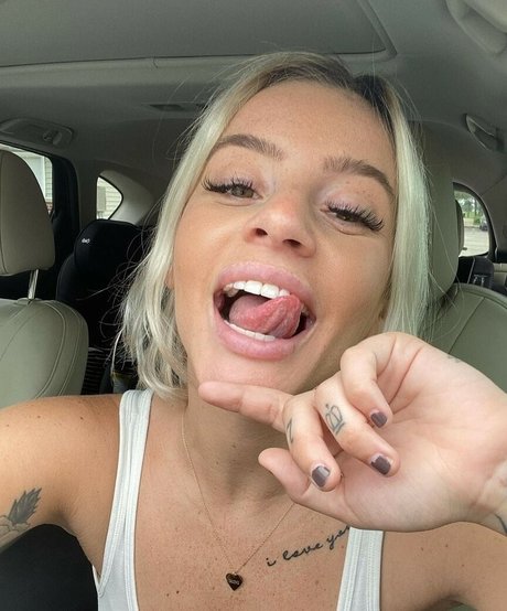 Foto desnuda filtrada de OnlyFans de Officialcorimilesig