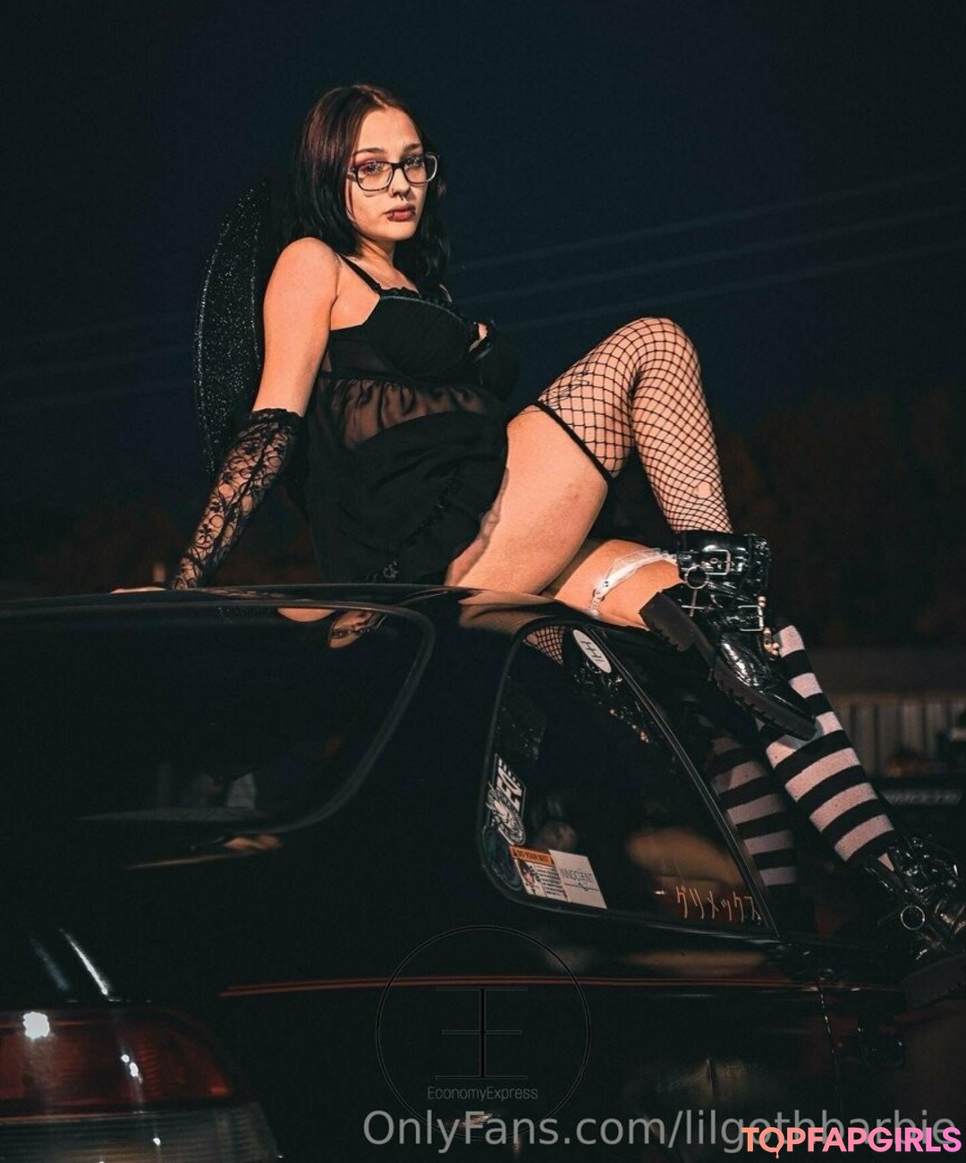 Foto desnuda filtrada de OnlyFans de Lilgothbarbie #9 Foto desnuda filtrada de OnlyFans de Lilgothbarbie #9