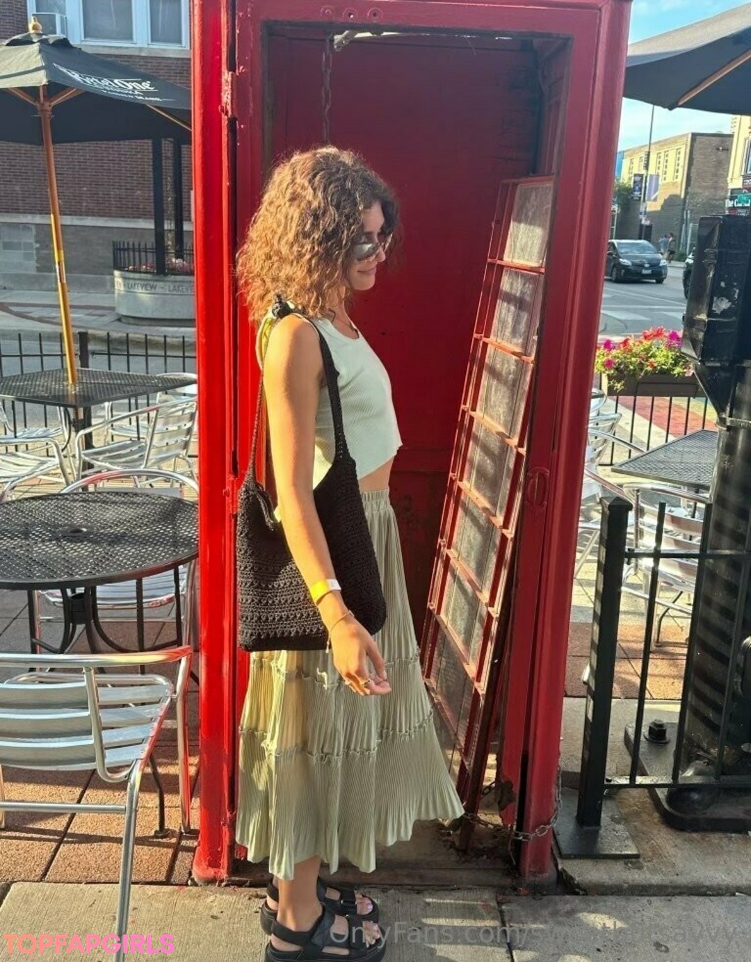 Foto desnuda filtrada de OnlyFans de Sweetbutsavvy #49 Foto desnuda filtrada de OnlyFans de Sweetbutsavvy #49