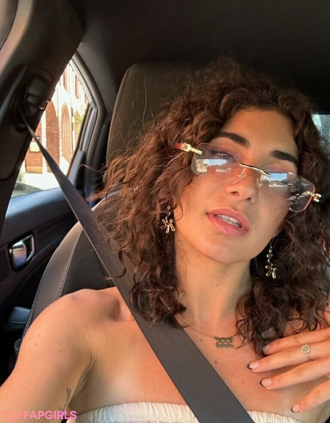 Foto desnuda filtrada de OnlyFans de Sweetbutsavvy #50 Foto desnuda filtrada de OnlyFans de Sweetbutsavvy #50