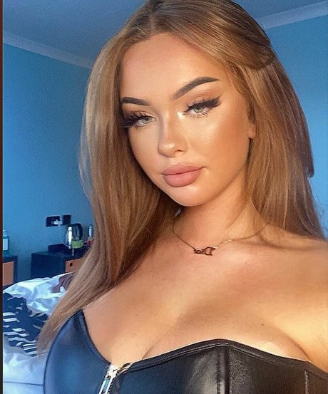 Foto desnuda filtrada de OnlyFans de Neave Dare