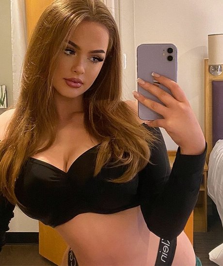 Foto desnuda filtrada de OnlyFans de Neave Dare