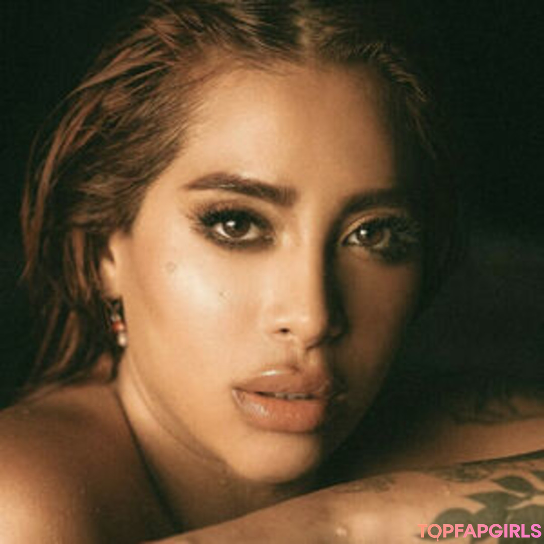 Foto desnuda filtrada de OnlyFans de Kim Shantal #15 Foto desnuda filtrada de OnlyFans de Kim Shantal #15